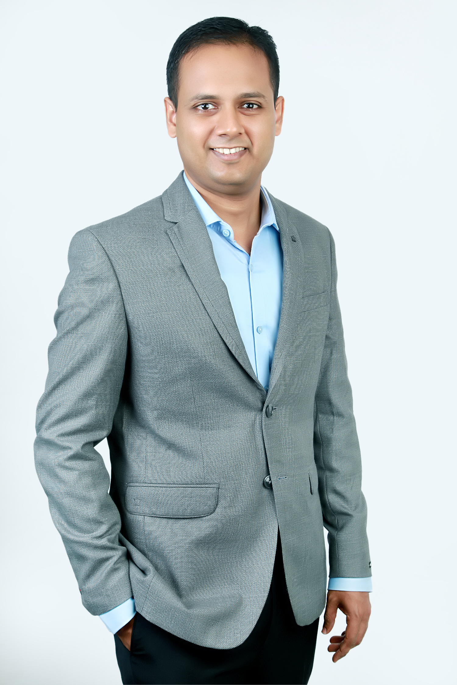 Mr Vivek Menon